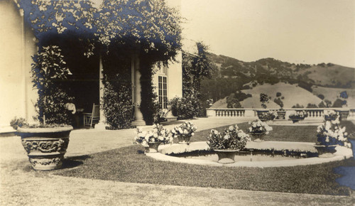 Rebecca S. Oge on the east porch of the Beale house in San Rafael, California, September, 1913 [photograph]