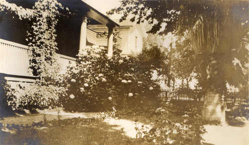 The front porch of the Dr. Henry Orton Howitt residence on Lincoln Avenue in San Rafael, California, June 1913 [photograph]