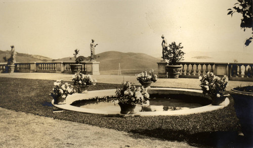 View from the east side of the Beale house in San Rafael, California, September 1913 [photograph]