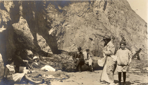 Group picnicking at Bolinas Beach, Bolinas, California, May 1914 [photograph]