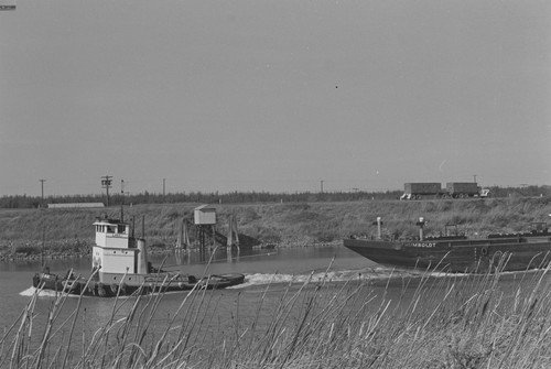 Tugboat pulling the Humbolt barge, from Walnut Grove