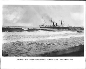 The ship "Santa Rosa" landing passengers at Redondo Beach pier, ca.1905
