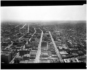 Birdseye view of Los Angeles looking south from Figueroa Street, ca.1925