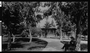 People in Pershing Square, Los Angeles