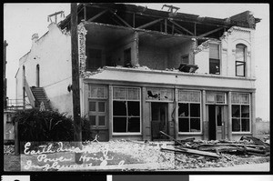 Earthquake-damaged building in Inglewood, June 21, 1920