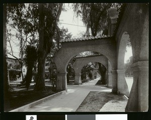 Frank Miller's Glenwood Mission Inn in Riverside, showing a sidewalk, ca.1910