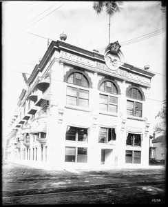 Exterior view of the Fraternal Brotherhood Building, Los Angeles, 1905