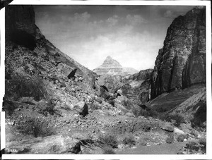 Hance Trail near the river, Grand Canyon, looking east (Grand View), 1900-1930