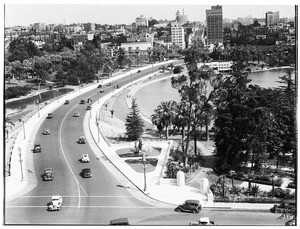 Birdseye view of the new causeway at Westlake Park (later MacArthur Park) in Los Angeles, 1935