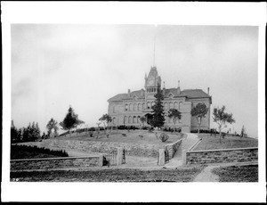 Exterior view of California State Normal School at 5th Street and Grand Avenue, Los Angeles, ca.1885