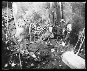 Men searching through rubble after the Los Angeles Times bombing, October 1, 1910