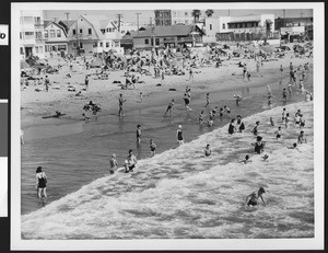 Crowded Venice Beach, ca.1930-1940