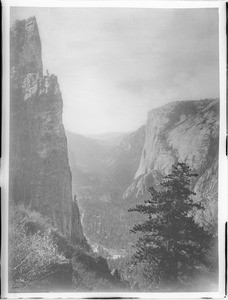 Lookout Point and El Capitan in Yosemite National Park, ca.1900