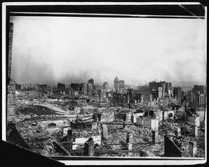 Panoramic view of San Francisco in the aftermath of the 1906 earthquake and fire, shown from Nob Hill, 1906