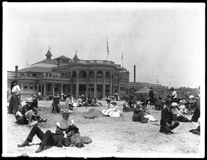 Bath house and beach in Long Beach, ca.1910