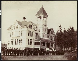 Exterior view of Soldiers' Home in Roseburg, Oregon