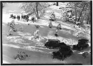 Breckinridge Mountain snow scenes. Kern sports club on the trail, January 23, 1927