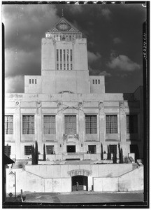 Exterior view of the Hope Street side of the Los Angeles Public Library, March 15, 1927