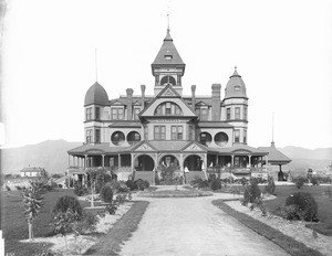 Glendale Hotel, occupied by Glendale Sanitarium, ca.1890