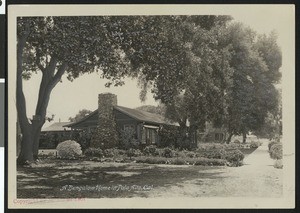 Exterior view of a bungalow home in Palo Alto