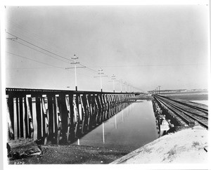 Long Beach and San Pedro street car line (and the Southern Pacific Railroad line?), looking south, Long Beach, ca.1905