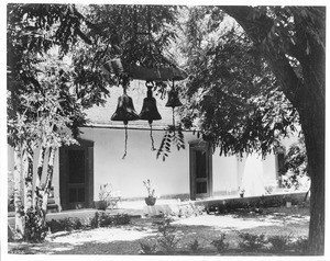 Exterior view of an adobe on the Los Alamos Rancho of Santa Elena, 1937