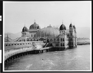 Salt Lake pavilion and bath house, Utah