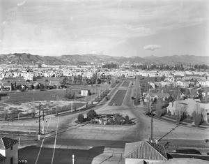 View of Wilshire Boulevard looking northwest towards Hollywood from the Cathy Circle Theater, Los Angeles, ca.1930