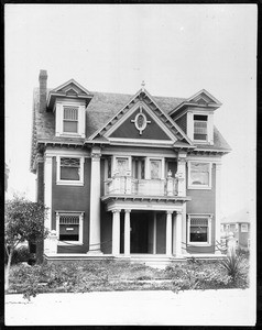 Exterior view of the Riveroll family home at 1406 Alvarado Terrace, Los Angeles, ca.1904