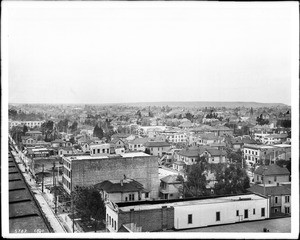 Panoramic view of Los Angeles from the Lankershim Hotel, showing, 7th Street, Broadway, and Spring Street, ca.1905-1907