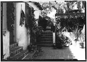 Courtyard in an old adobe near the Hotel Raymond in Pasadena, July 31, 1934