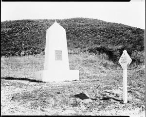 Pioneer Monument at the entrance to Devore Canyon on the Sycamore Valley Ranch, 1915