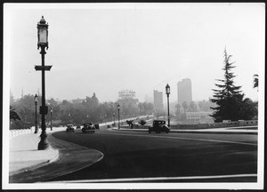 View of the Wilshire Causeway adjacent to Westlake Park (later MacArthur Park), 1930-1939