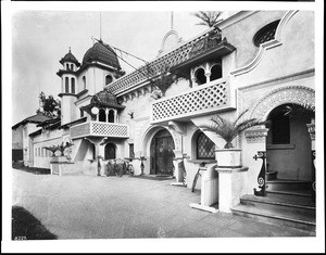 Exterior of the "Los Panos" bath house in Del Mar, San Diego, ca.1910