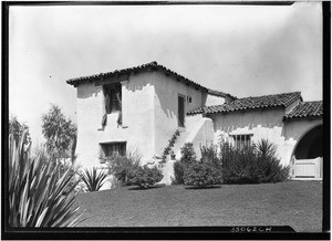 Exterior view of Spanish-type home of R.A. MacDonald in La Cañada Flintridge, July 6, 1926