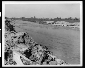 Flooding river in Studio City, 1938