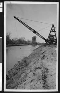 View of an unidentified aqueduct and a crane, ca.1920