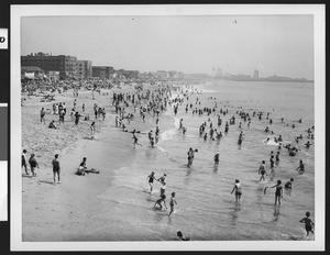 Crowded Los Angeles area beach, ca.1940