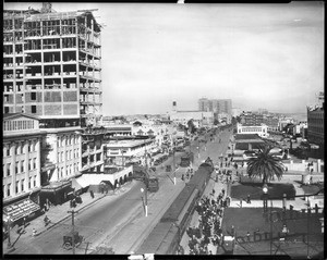 Ocean Avenue looking south from Pine Avenue in Long Beach, 1925