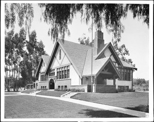 Exterior view of the Hollywood Branch of the Los Angeles Public Library (the Norman F. March section of the building?), ca.1906