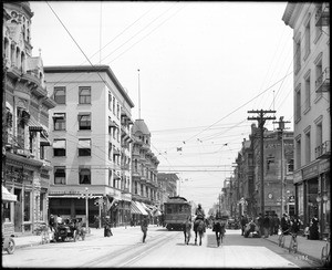 View of Colorado Street, looking east from Fair Oaks, Pasadena, ca.1907