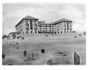 Exterior view of the Hotel Virginia and the remains of the Magnolia Pier in Long Beach, ca.1905