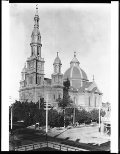 Exterior view of the Catholic Cathedral in Sacramento, ca.1905