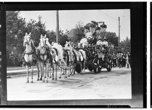 Unidentified Fiesta de Los Angeles parade with Hotel Maryland float, ca.1901