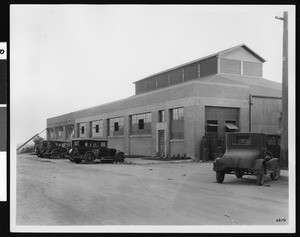 Exterior of an unidentified factory, ca.1925