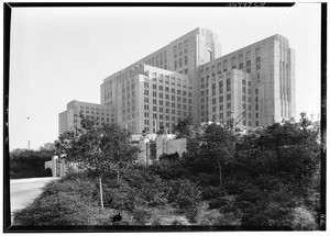 Exterior view of the Los Angeles County General Hospital, October 1933