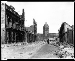 View of a demolished street in San Francisco after the earthquake and fire, 1906