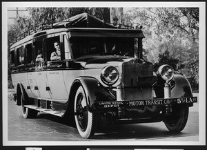 Motorbus which travelled the San Joaquin Valley and San Francisco, 1925