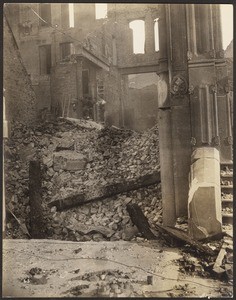 Ruins of the vaults in the Fireman's Fund Building in San Francisco following the earthquake and fire, 1906