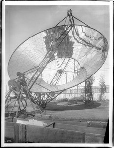 Solar motor for pumping water near Phoenix Arizona, ca.1903